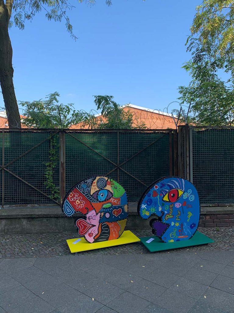 Eddies art-characters in public spaces